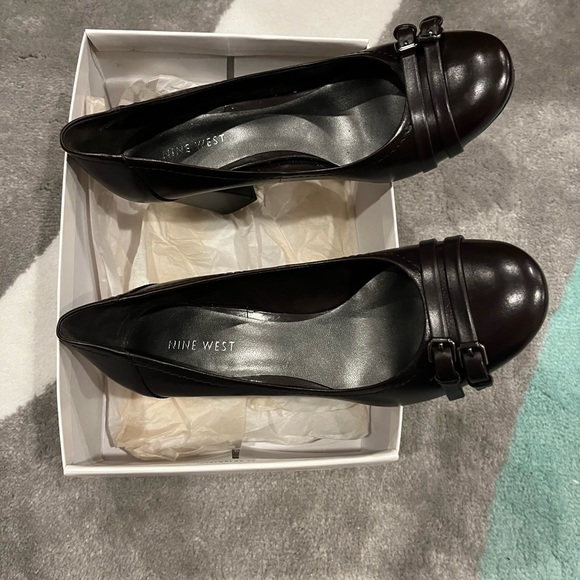 Nine West size 8 Kindo brown heels - Picture 2 of 8